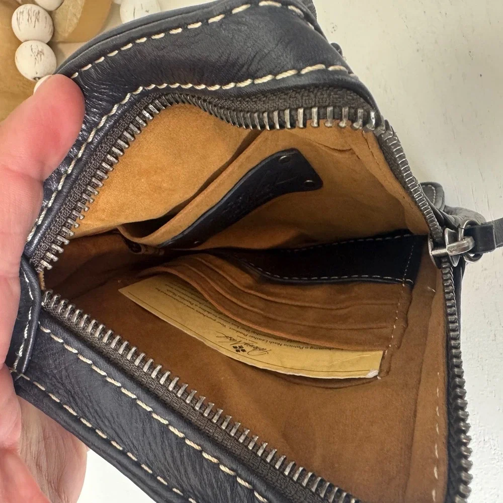 Patricia Nash Navy Leather Whipstitch Crossbody Phone Bag Wallet Wristlet